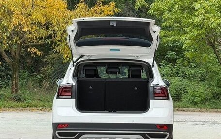 Volkswagen T-Cross I, 2022 год, 1 375 000 рублей, 11 фотография