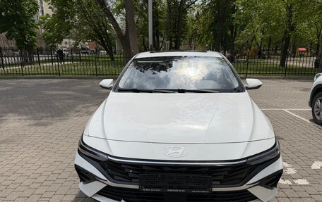 Hyundai Elantra, 2024 год, 2 050 000 рублей, 2 фотография