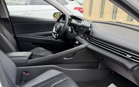 Hyundai Elantra, 2024 год, 2 050 000 рублей, 15 фотография
