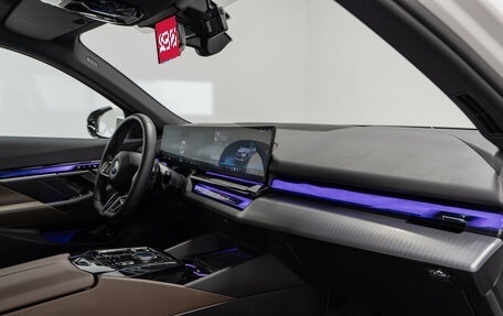 BMW 5 серия, 2023 год, 6 790 000 рублей, 30 фотография