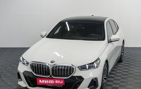 BMW 5 серия, 2023 год, 6 790 000 рублей, 31 фотография