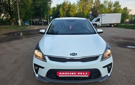 KIA Rio IV, 2018 год, 1 400 000 рублей, 2 фотография