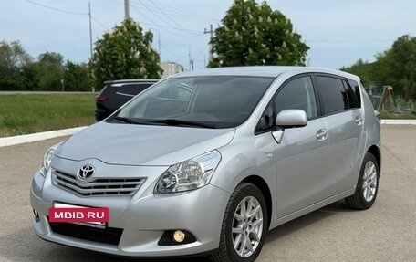 Toyota Verso I, 2011 год, 1 600 000 рублей, 3 фотография