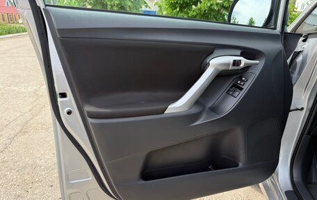 Toyota Verso I, 2011 год, 1 600 000 рублей, 14 фотография
