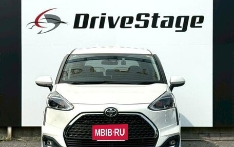 Toyota Sienta II, 2021 год, 1 050 005 рублей, 2 фотография