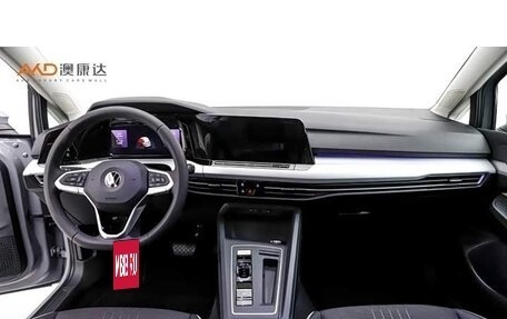 Volkswagen Golf VIII, 2024 год, 2 170 000 рублей, 8 фотография