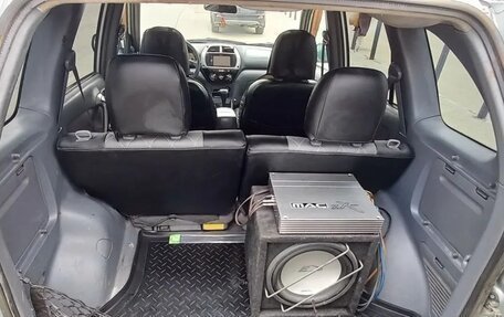 Toyota RAV4, 2001 год, 670 000 рублей, 17 фотография
