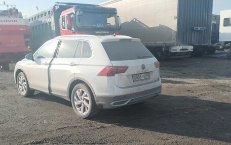 Volkswagen Tiguan II, 2021 год, 3 100 000 рублей, 3 фотография