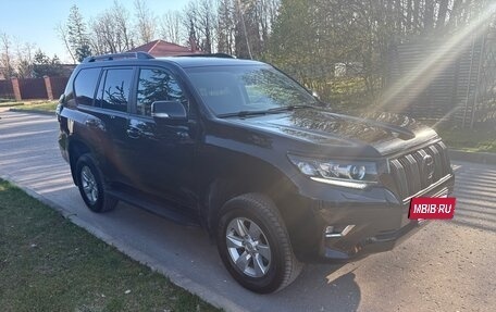 Toyota Land Cruiser Prado 150 рестайлинг 2, 2021 год, 6 050 000 рублей, 7 фотография