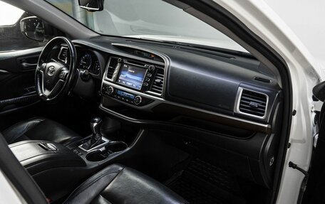 Toyota Highlander III, 2014 год, 2 835 000 рублей, 18 фотография