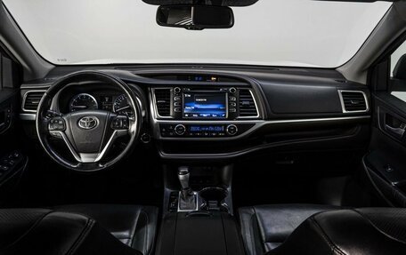 Toyota Highlander III, 2014 год, 2 835 000 рублей, 20 фотография