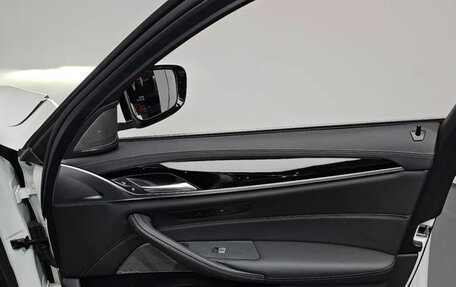 BMW 5 серия, 2022 год, 4 650 000 рублей, 14 фотография