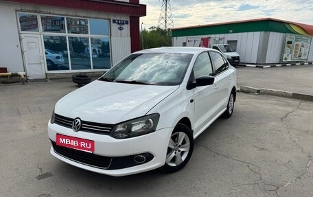 Volkswagen Polo VI (EU Market), 2013 год, 750 000 рублей, 1 фотография
