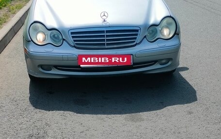 Mercedes-Benz C-Класс, 2005 год, 600 000 рублей, 1 фотография