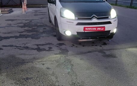 Citroen Berlingo II рестайлинг, 2012 год, 675 000 рублей, 1 фотография