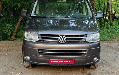 Volkswagen Caravelle T5, 2010 год, 1 420 000 рублей, 1 фотография