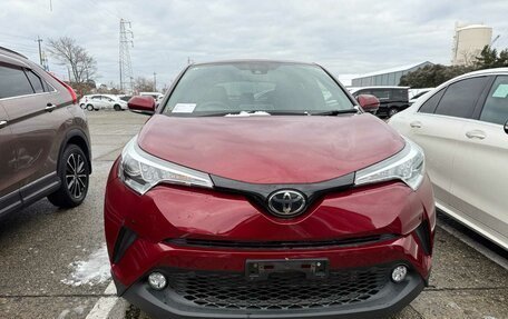 Toyota C-HR I рестайлинг, 2017 год, 2 200 000 рублей, 3 фотография