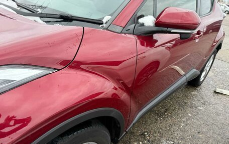 Toyota C-HR I рестайлинг, 2017 год, 2 200 000 рублей, 4 фотография