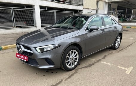 Mercedes-Benz A-Класс, 2020 год, 3 350 000 рублей, 2 фотография
