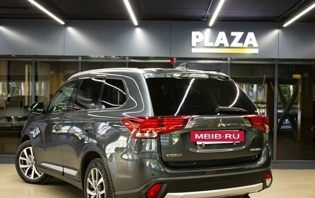 Mitsubishi Outlander III рестайлинг 3, 2017 год, 1 879 000 рублей, 3 фотография