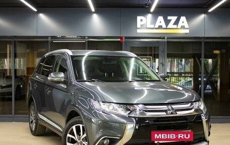 Mitsubishi Outlander III рестайлинг 3, 2017 год, 1 879 000 рублей, 2 фотография
