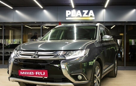 Mitsubishi Outlander III рестайлинг 3, 2017 год, 1 879 000 рублей, 5 фотография