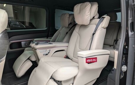 Mercedes-Benz V-Класс, 2026 год, 15 300 000 рублей, 10 фотография