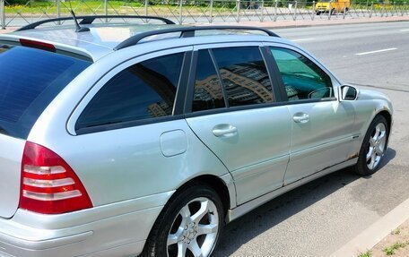 Mercedes-Benz C-Класс, 2005 год, 600 000 рублей, 3 фотография