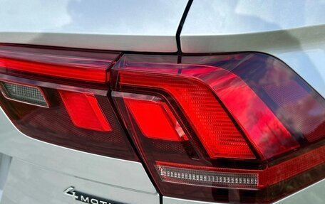 Volkswagen Tiguan II, 2021 год, 2 355 000 рублей, 8 фотография
