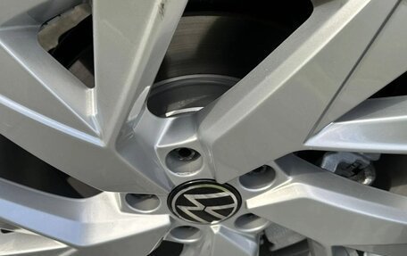 Volkswagen Tiguan II, 2021 год, 2 355 000 рублей, 9 фотография