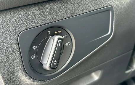 Volkswagen Tiguan II, 2021 год, 2 355 000 рублей, 14 фотография