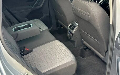 Volkswagen Tiguan II, 2021 год, 2 355 000 рублей, 22 фотография