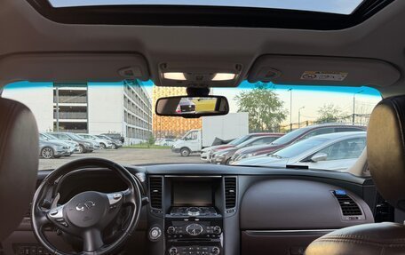 Infiniti QX70, 2015 год, 3 500 000 рублей, 16 фотография