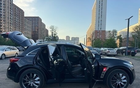 Infiniti QX70, 2015 год, 3 500 000 рублей, 10 фотография
