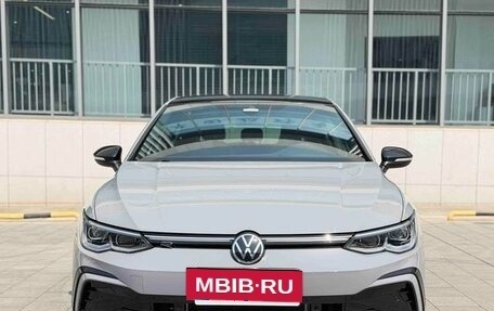 Volkswagen Golf VIII, 2022 год, 1 685 000 рублей, 2 фотография