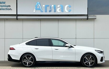 BMW 5 серия, 2025 год, 9 990 000 рублей, 7 фотография