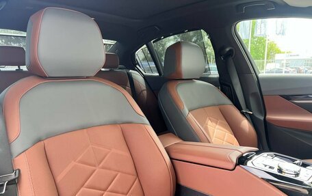BMW 5 серия, 2025 год, 9 990 000 рублей, 13 фотография