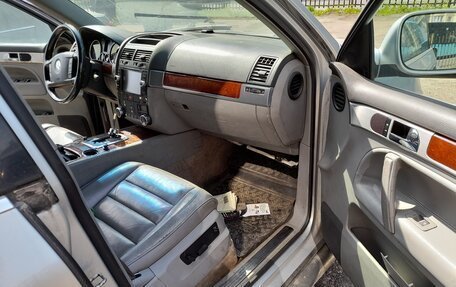 Volkswagen Touareg III, 2003 год, 550 000 рублей, 9 фотография