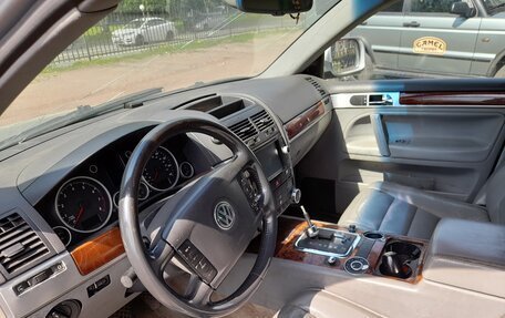 Volkswagen Touareg III, 2003 год, 550 000 рублей, 8 фотография