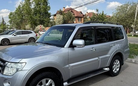 Mitsubishi Pajero IV, 2011 год, 2 200 000 рублей, 2 фотография