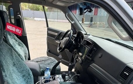 Mitsubishi Pajero IV, 2011 год, 2 200 000 рублей, 10 фотография