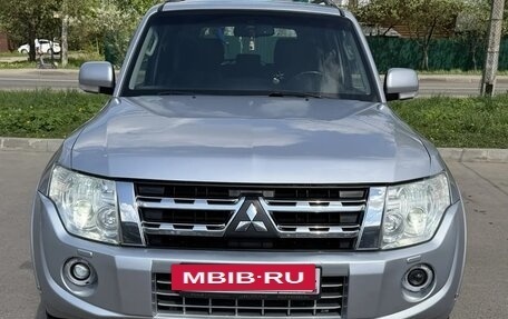 Mitsubishi Pajero IV, 2011 год, 2 200 000 рублей, 3 фотография