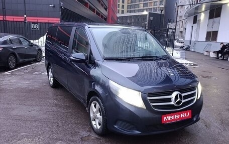 Mercedes-Benz V-Класс, 2017 год, 4 375 000 рублей, 2 фотография