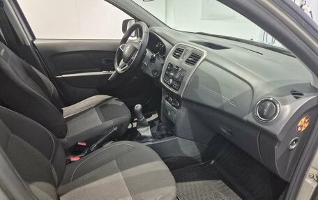 Renault Logan II, 2019 год, 949 000 рублей, 9 фотография