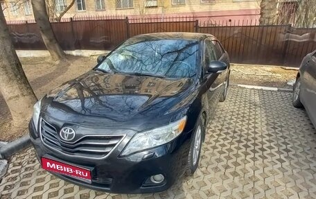 Toyota Camry, 2011 год, 1 100 000 рублей, 1 фотография