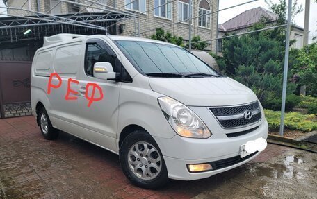 Hyundai Grand Starex Grand Starex I рестайлинг 2, 2008 год, 1 690 000 рублей, 4 фотография