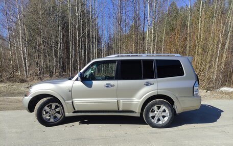 Mitsubishi Pajero IV, 2006 год, 950 000 рублей, 12 фотография