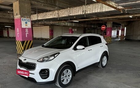 KIA Sportage IV рестайлинг, 2017 год, 1 800 000 рублей, 10 фотография