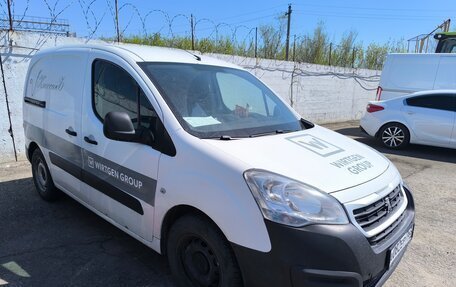 Peugeot Partner II рестайлинг 2, 2016 год, 700 000 рублей, 3 фотография
