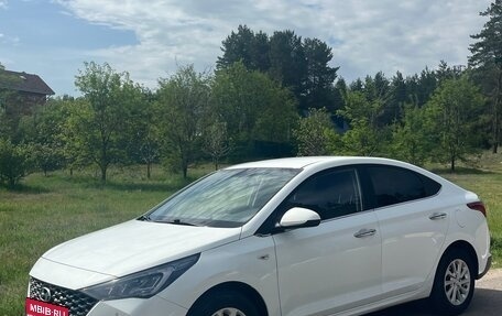 Hyundai Solaris II рестайлинг, 2020 год, 1 450 000 рублей, 2 фотография